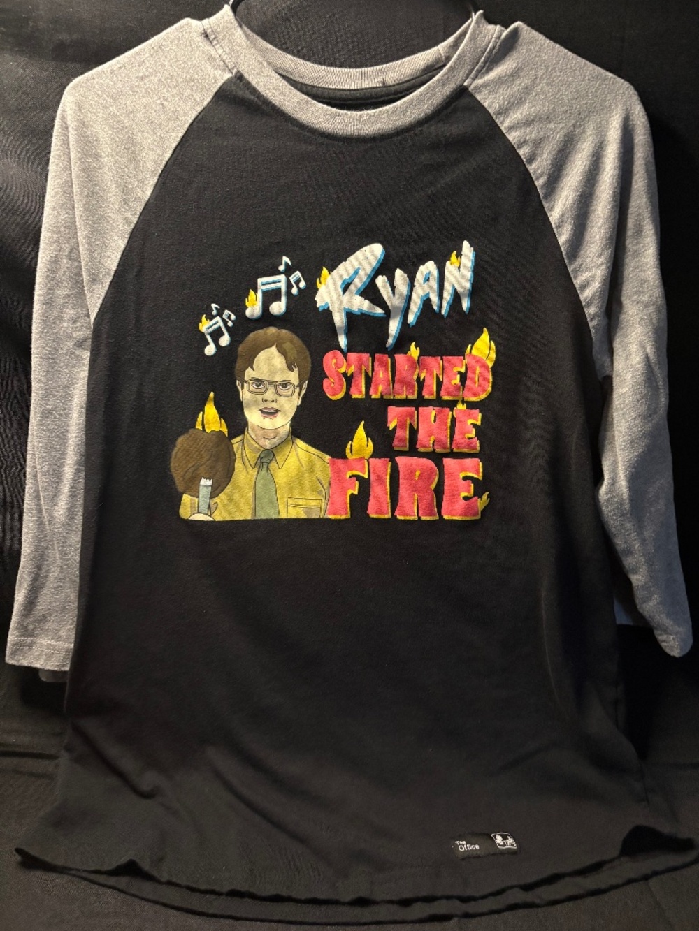 The Office Ryan Started The Fire Shirt Men’s M Dwight Schrute Raglan Baseball T
